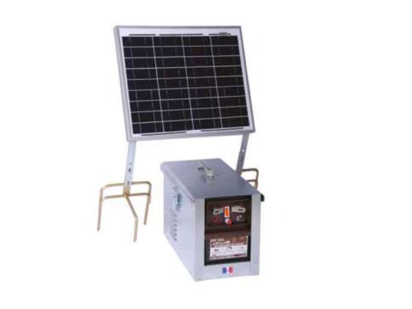 Electrificateur de cloture électrique Clotseul 12 VIC Grand Gibier solaire  sur cloturelec